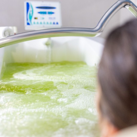 Bañera Niágara con Agua de Mar y Microalgas