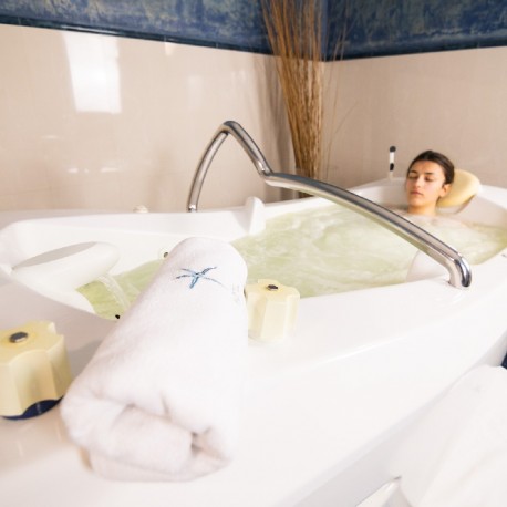 Bañera Niágara con Agua de Mar y Microalgas